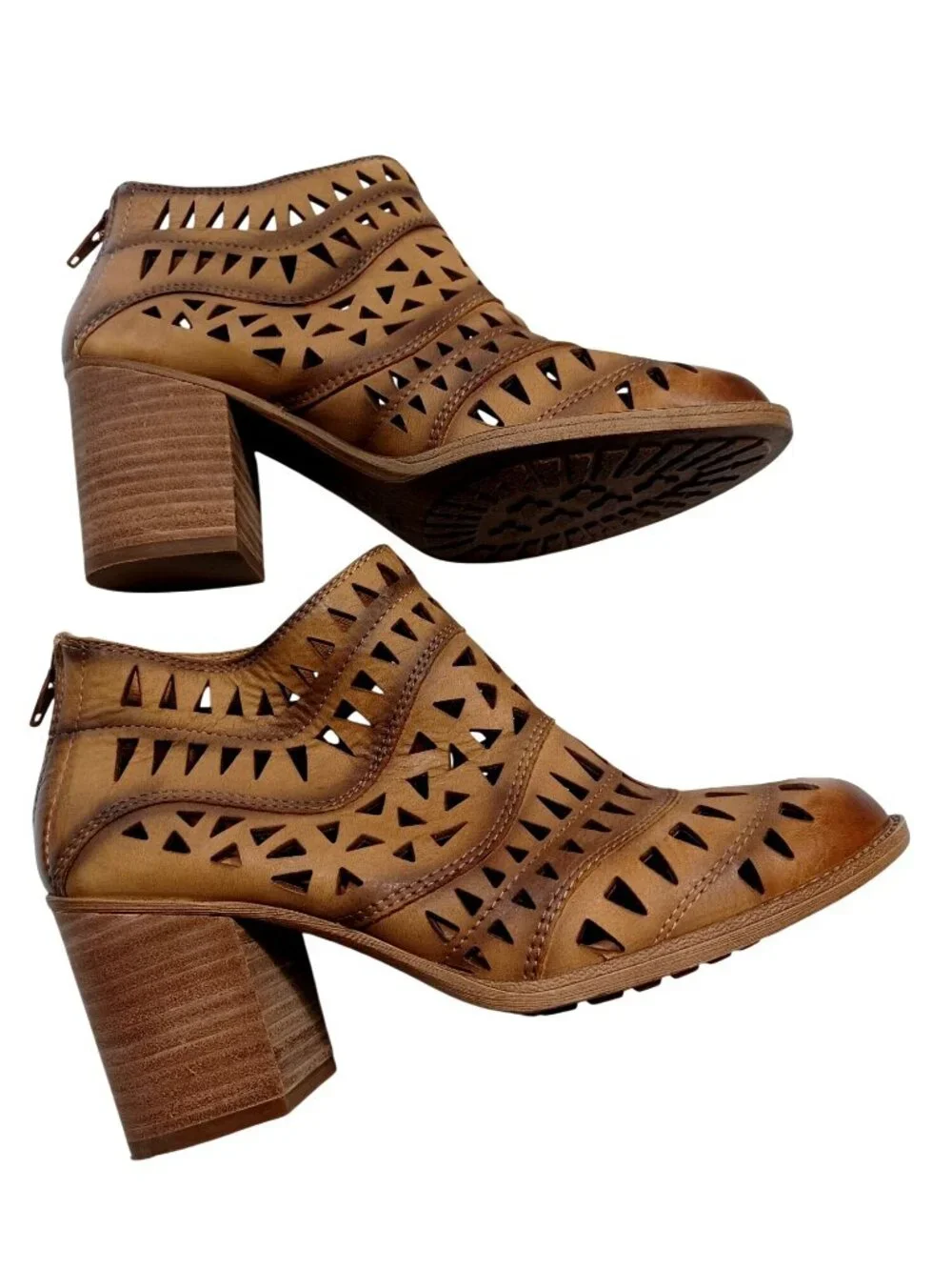 Sofft Ankle Booties Stacked Block Heel Leather Cutout Back Zipper Womens Size 7